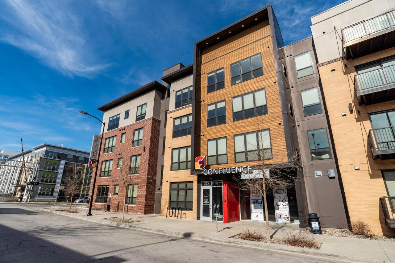Frontdesk Confluence On 3Rd Apt Downtown Riverwalk Trails Des Moines Luaran gambar