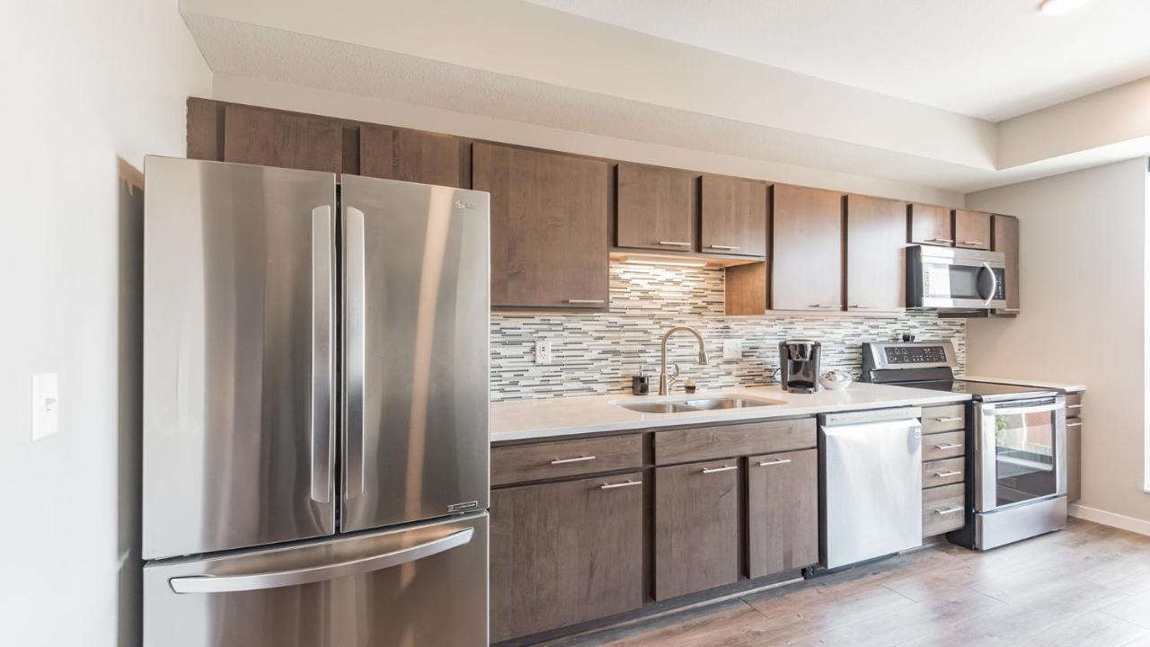 Frontdesk Confluence On 3Rd Apt Downtown Riverwalk Trails Des Moines Luaran gambar