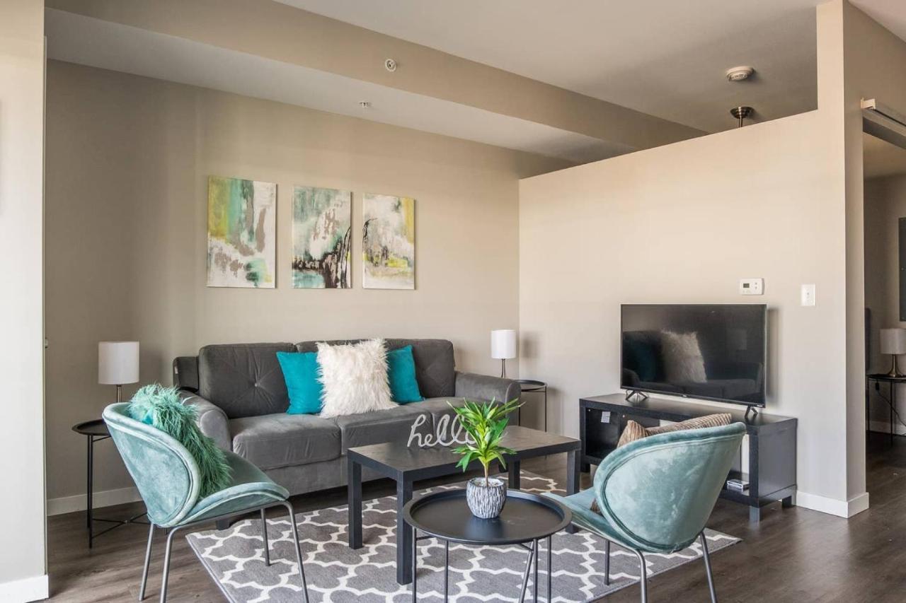 Frontdesk Confluence On 3Rd Apt Downtown Riverwalk Trails Des Moines Luaran gambar