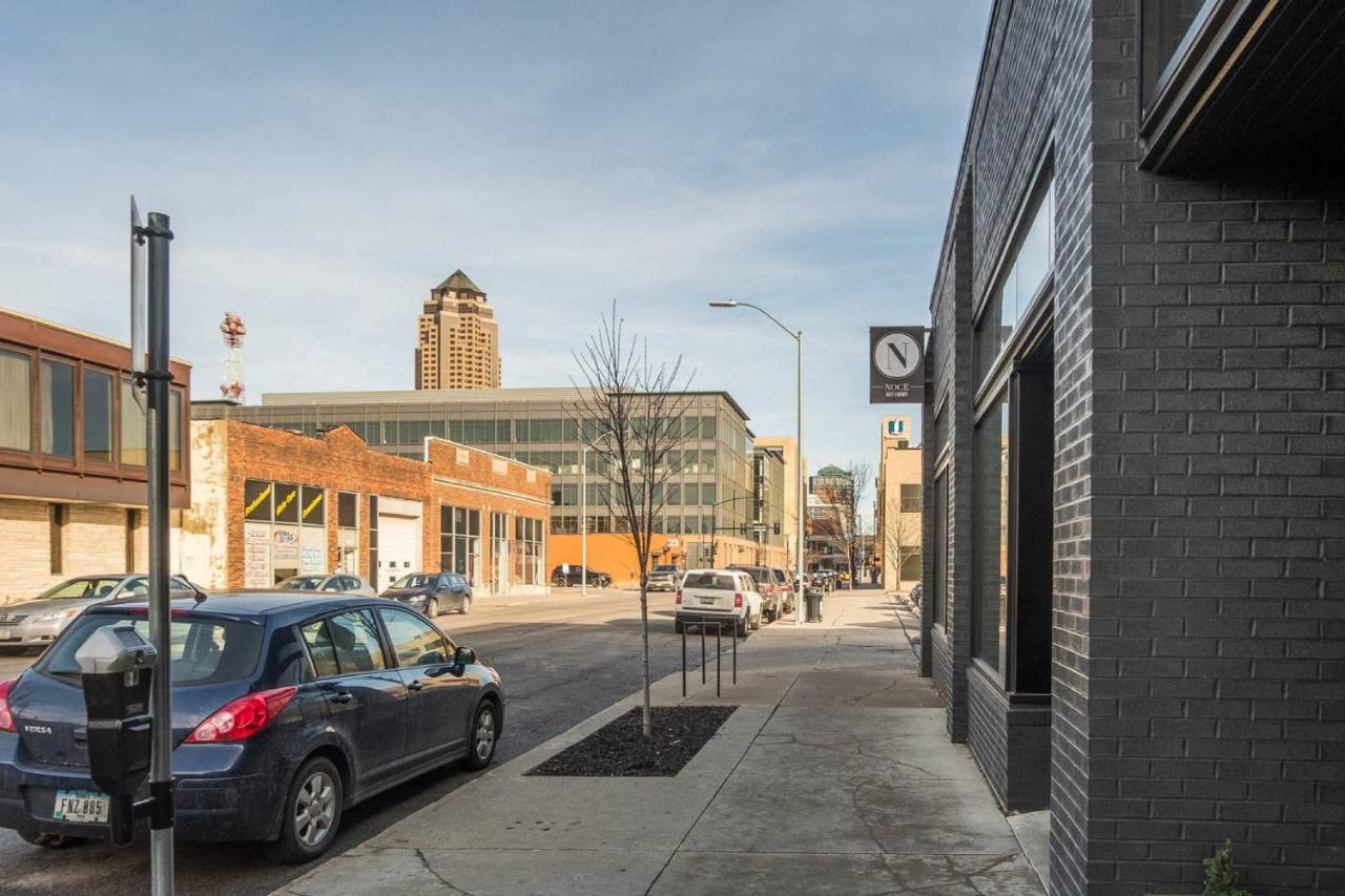Frontdesk Confluence On 3Rd Apt Downtown Riverwalk Trails Des Moines Luaran gambar